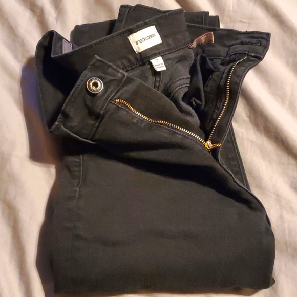 Sneakpeak High Rise Jeans - Picture 2 of 12